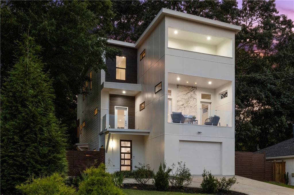 5 bedroom, 4 bathroom, 3,500 sq ft single family residence for sale at 24 Hutchinson Street, Atlanta, GA 30307 — photo 2