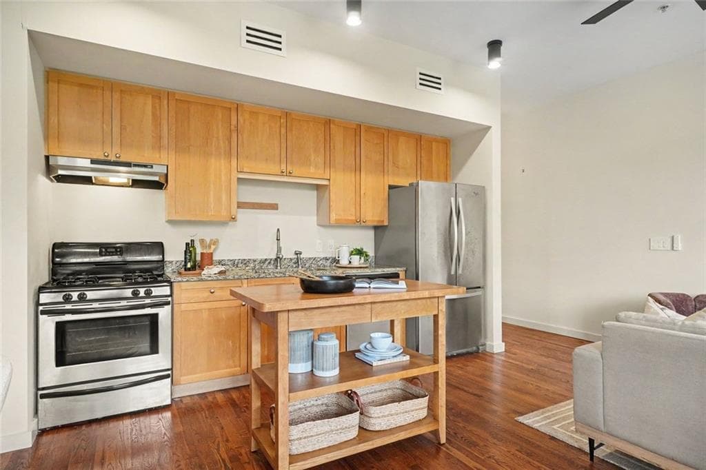 1 bedroom, 1 bathroom, 809 sq ft condominium under contract at 680 Greenwood Avenue 307, Atlanta, GA 30306 — photo 2