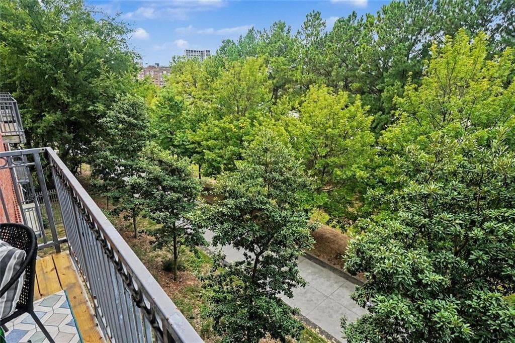 1 bedroom, 1 bathroom, 809 sq ft condominium under contract at 680 Greenwood Avenue 307, Atlanta, GA 30306 — photo 5