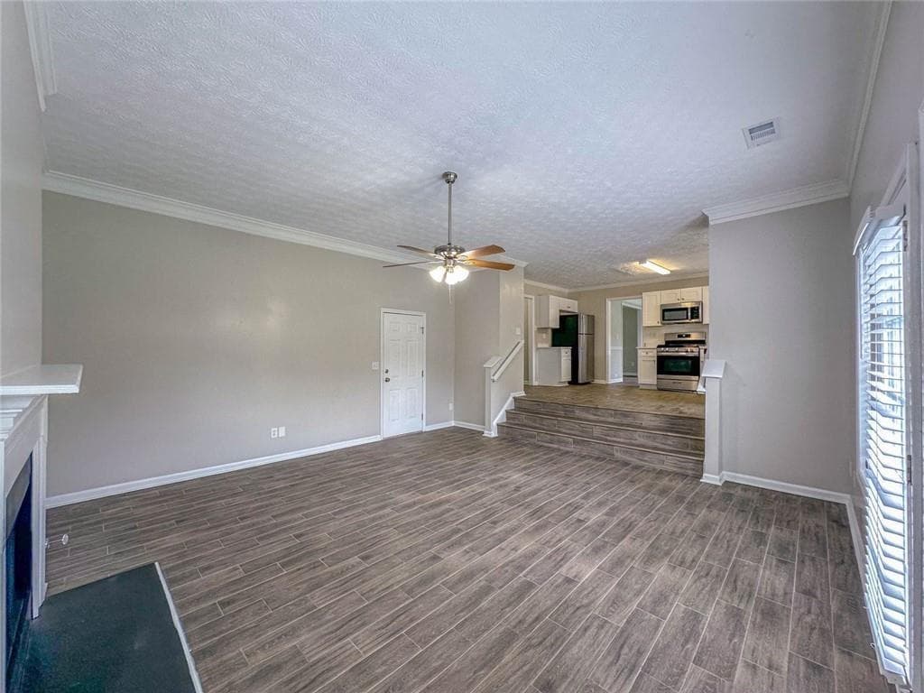 4 bedroom, 3 bathroom, 3,052 sq ft single family residence for sale at 1070 Big Haynes Drive, Grayson, GA 30017 — photo 8