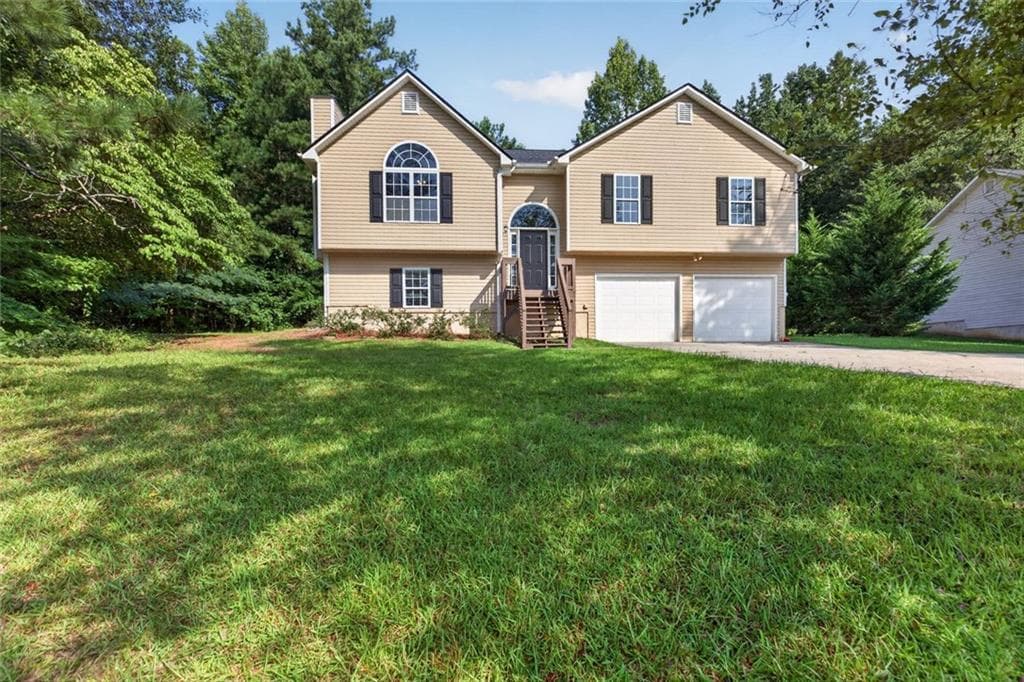 4 bedroom, 3 bathroom, 1,972 sq ft single family residence for sale at 195 River Oak Court, Temple, GA 30179