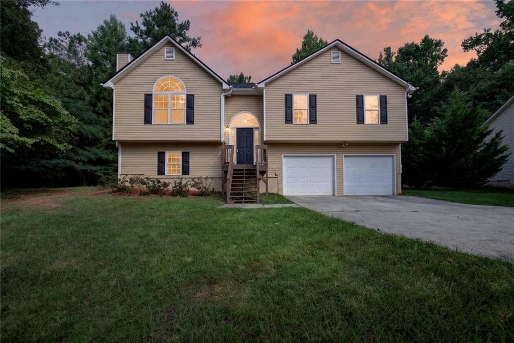 4 bedroom, 3 bathroom, 1,972 sq ft single family residence for sale at 195 River Oak Court, Temple, GA 30179 — photo 2