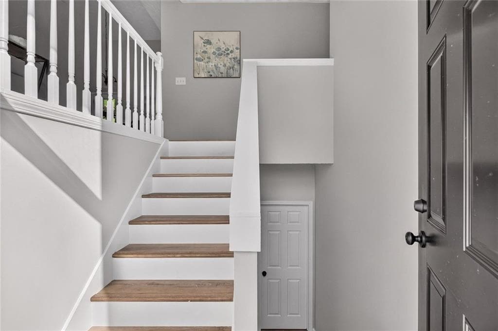 4 bedroom, 3 bathroom, 1,972 sq ft single family residence for sale at 195 River Oak Court, Temple, GA 30179 — photo 4
