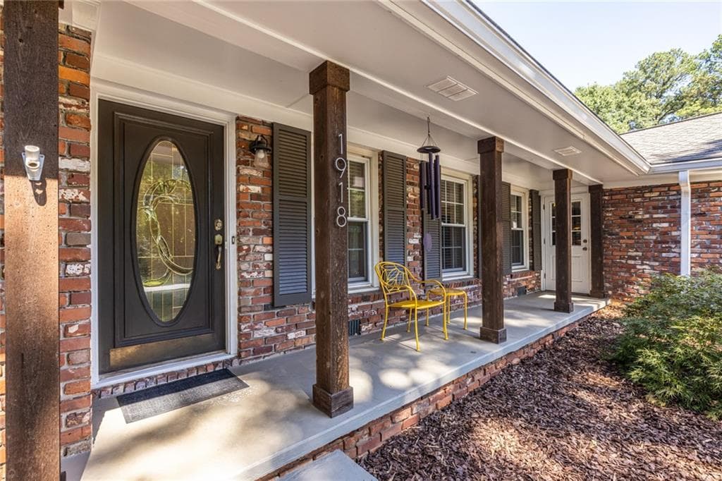 3 bedroom, 2 bathroom, 1,964 sq ft single family residence for sale at 1918 Hebron Hills Drive, Tucker, GA 30084 — photo 4