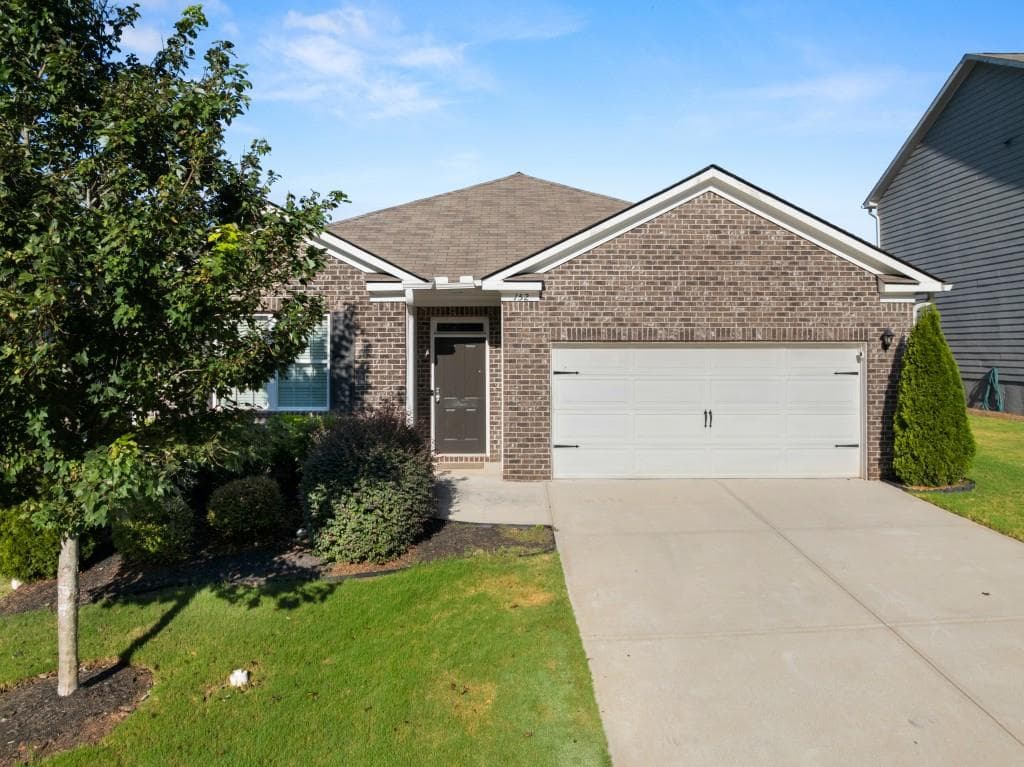 4 bedroom, 2 bathroom, 1,774 sq ft single family residence for sale at 152 Starbuck Parkway, Pendergrass, GA 30567