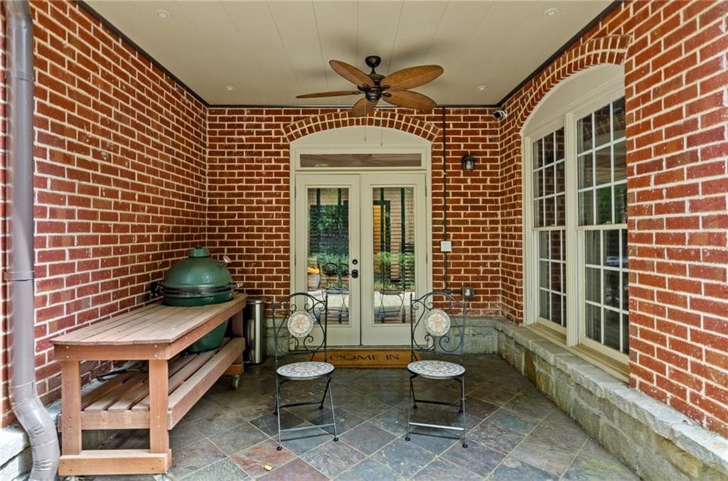 5 bedroom, 4 bathroom, 3,890 sq ft townhouse for sale at 5512 Glenridge Drive K, Atlanta, GA 30342 — photo 8