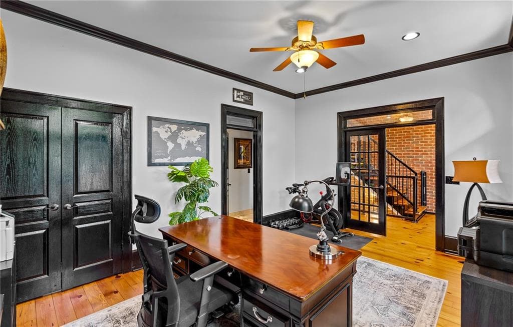 5 bedroom, 4 bathroom, 3,890 sq ft townhouse for sale at 5512 Glenridge Drive K, Atlanta, GA 30342 — photo 10