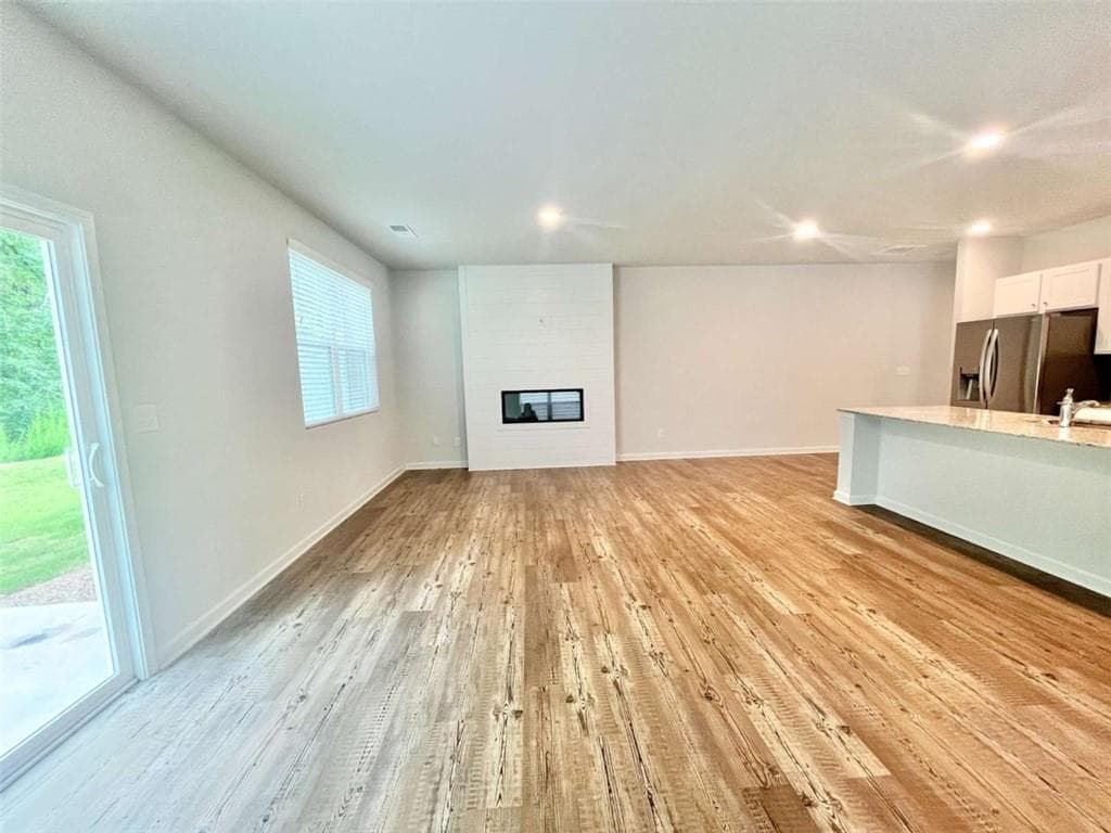 3 bedroom, 3 bathroom, 1,912 sq ft single family residence for rent at 5129 Sidney Square, Flowery Branch, GA 30542 for $2,075 a month — photo 3