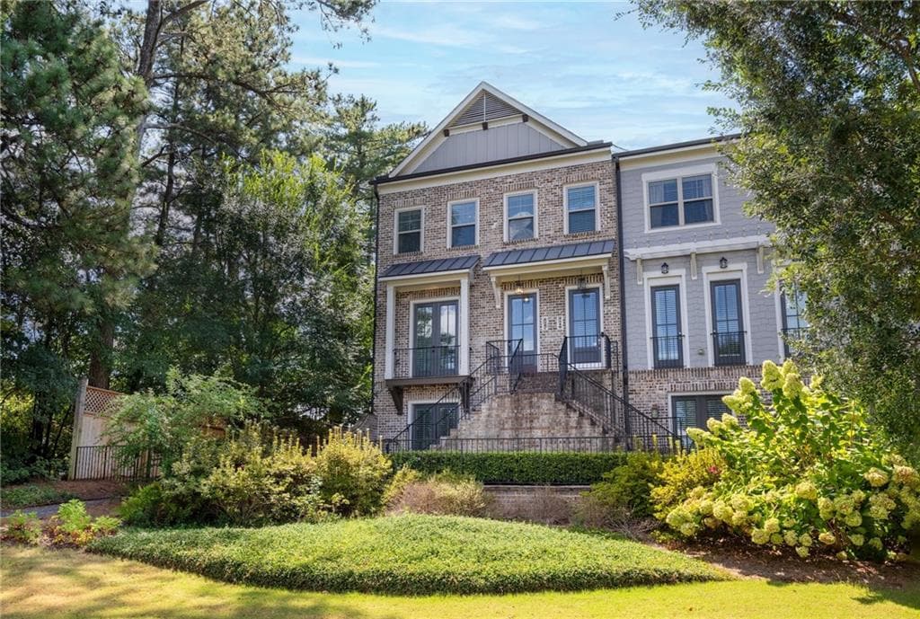3 bedroom, 4 bathroom, 2,240 sq ft townhouse for sale at 3547 Parkside Way, Atlanta, GA 30319 — photo 1 of 30