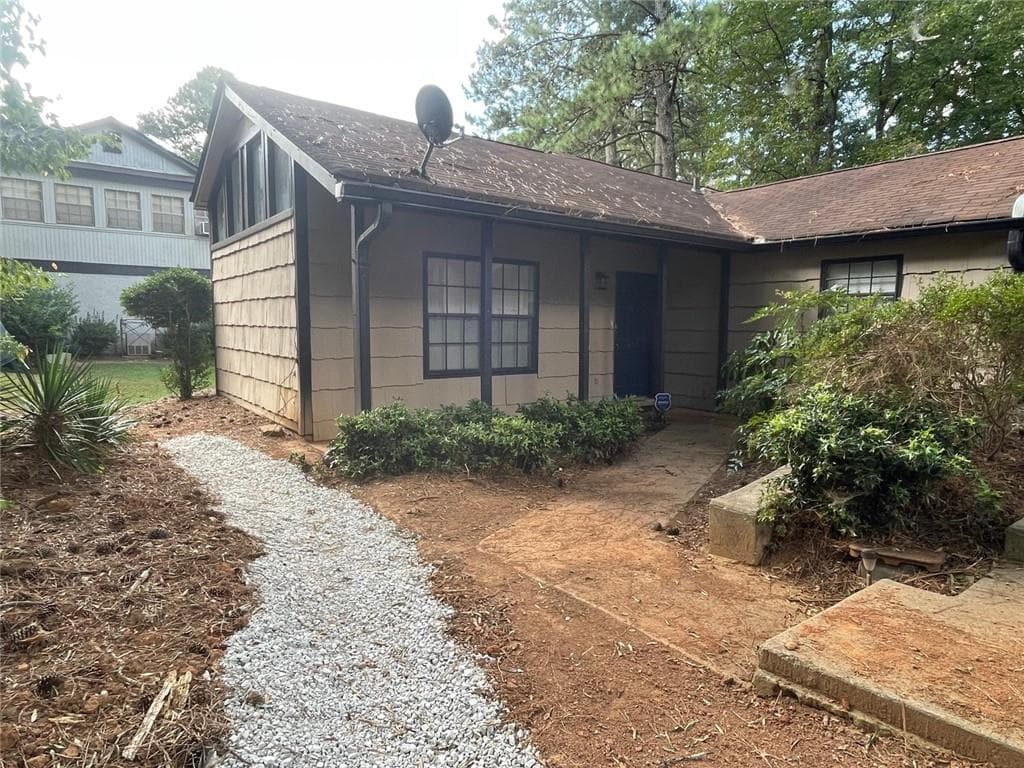 3 bedroom, 2 bathroom, 1,234 sq ft condominium for rent at 1457 Stone Mill Trace Trace, Stone Mountain, GA 30083 for $1,595 a month