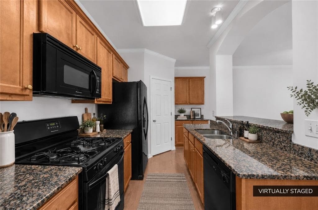 3 bedroom, 3 bathroom, 1,748 sq ft townhouse for sale at 147 Sunset Lane, Woodstock, GA 30189 — photo 3