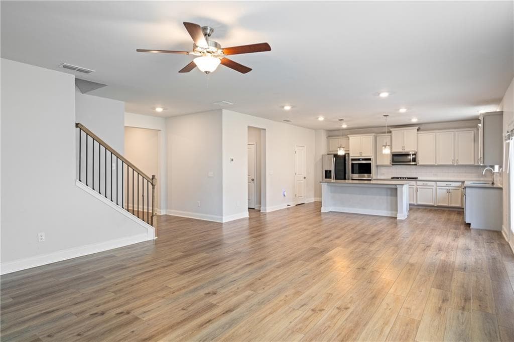 5 bedroom, 4 bathroom, 3,458 sq ft single family residence for sale at 3477 Spruce Way, South Fulton, GA 30331 — photo 6
