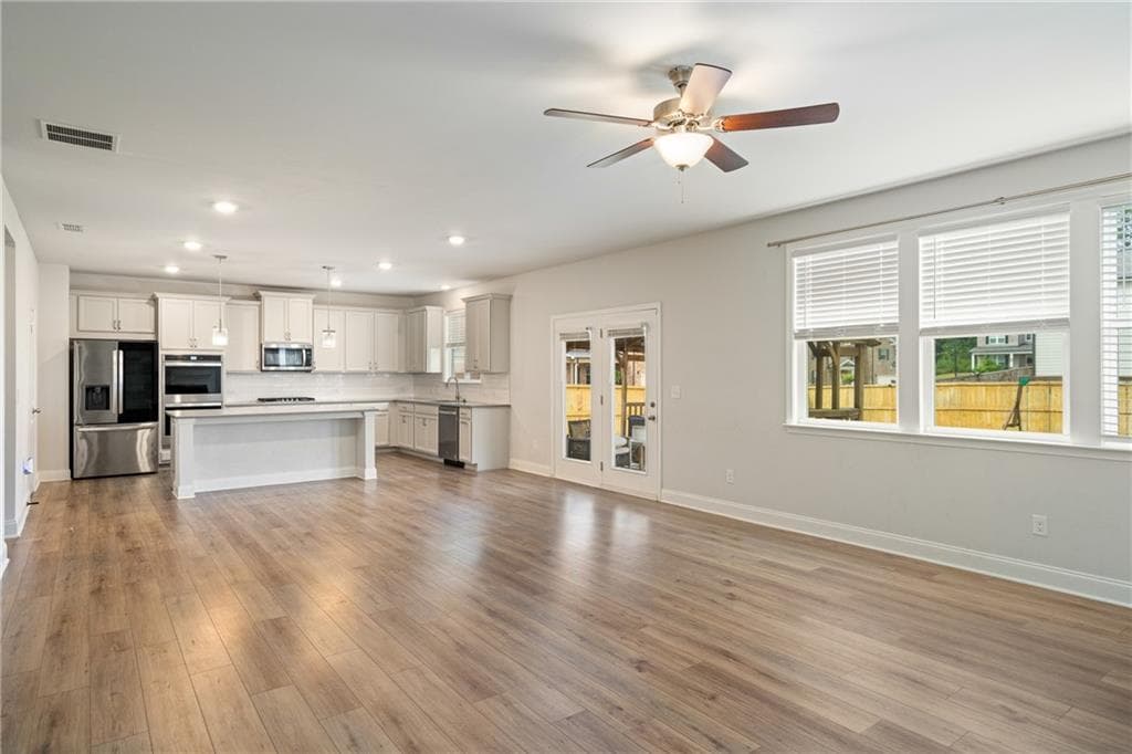 5 bedroom, 4 bathroom, 3,458 sq ft single family residence for sale at 3477 Spruce Way, South Fulton, GA 30331 — photo 7