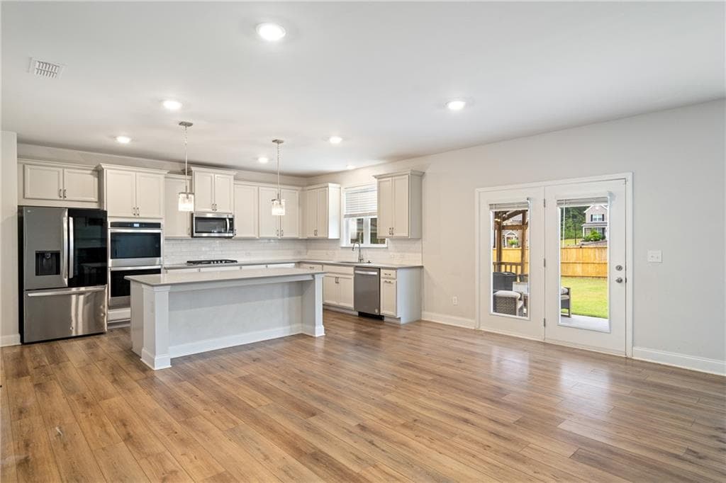 5 bedroom, 4 bathroom, 3,458 sq ft single family residence for sale at 3477 Spruce Way, South Fulton, GA 30331 — photo 8