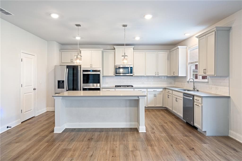 5 bedroom, 4 bathroom, 3,458 sq ft single family residence for sale at 3477 Spruce Way, South Fulton, GA 30331 — photo 9