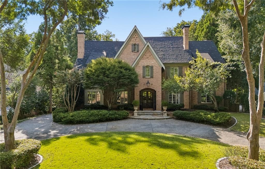 6 bedroom, 6 bathroom, 8,271 sq ft single family residence for sale at 3874 Vermont Road, Atlanta, GA 30319 — photo 2