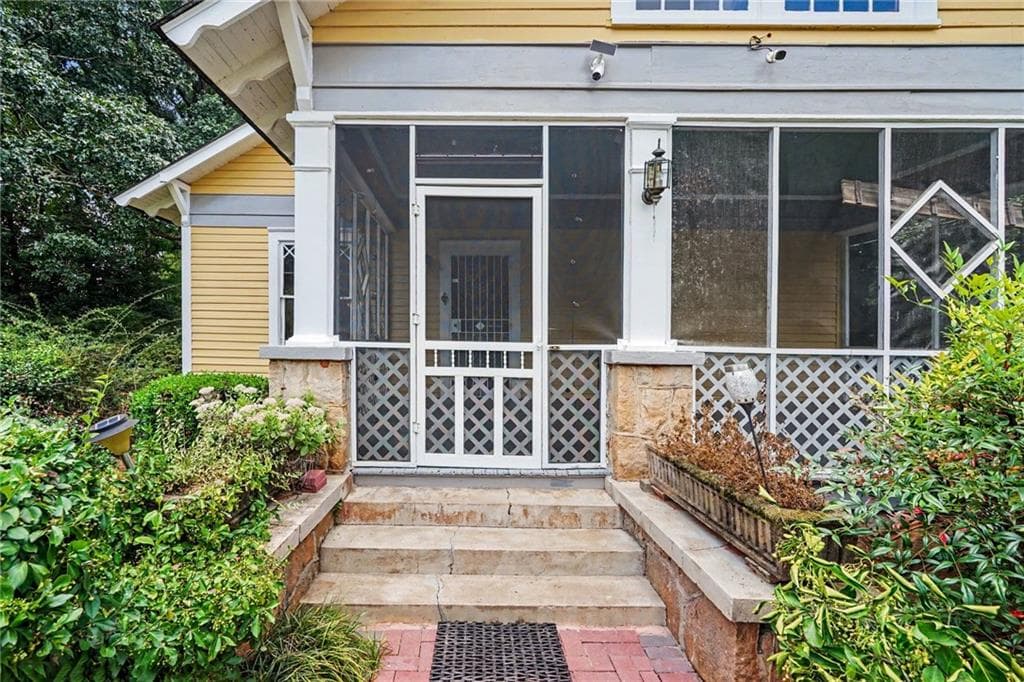 2 bedroom, 3 bathroom, 2,068 sq ft single family residence for sale at 906 Mell Avenue, Clarkston, GA 30021 — photo 4