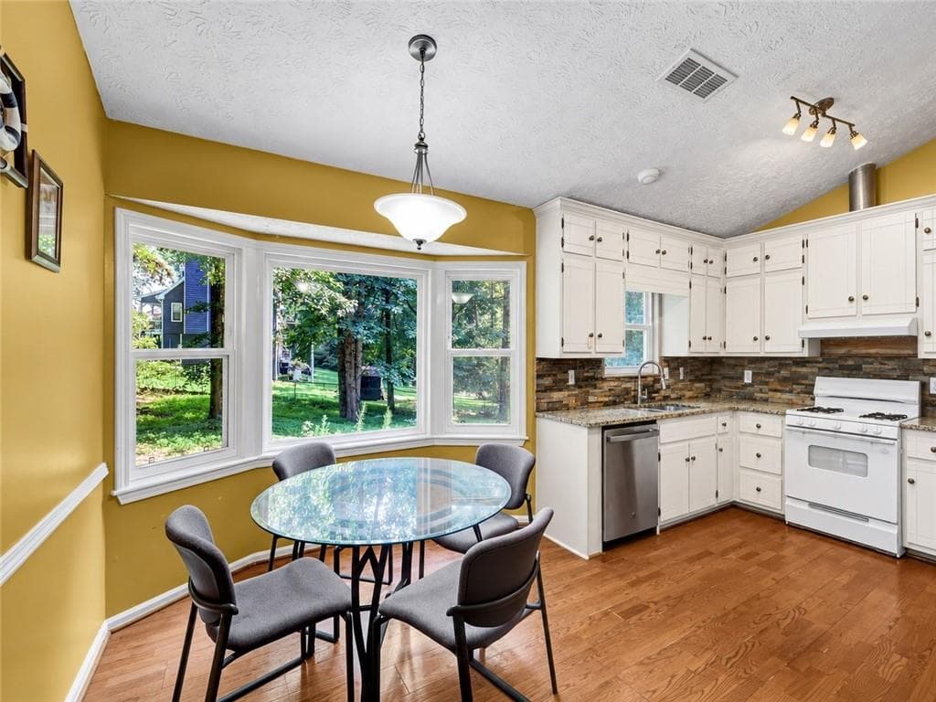 4 bedroom, 3 bathroom, 1,738 sq ft single family residence for sale at 1501 Fieldrock Court, Lawrenceville, GA 30043 — photo 9