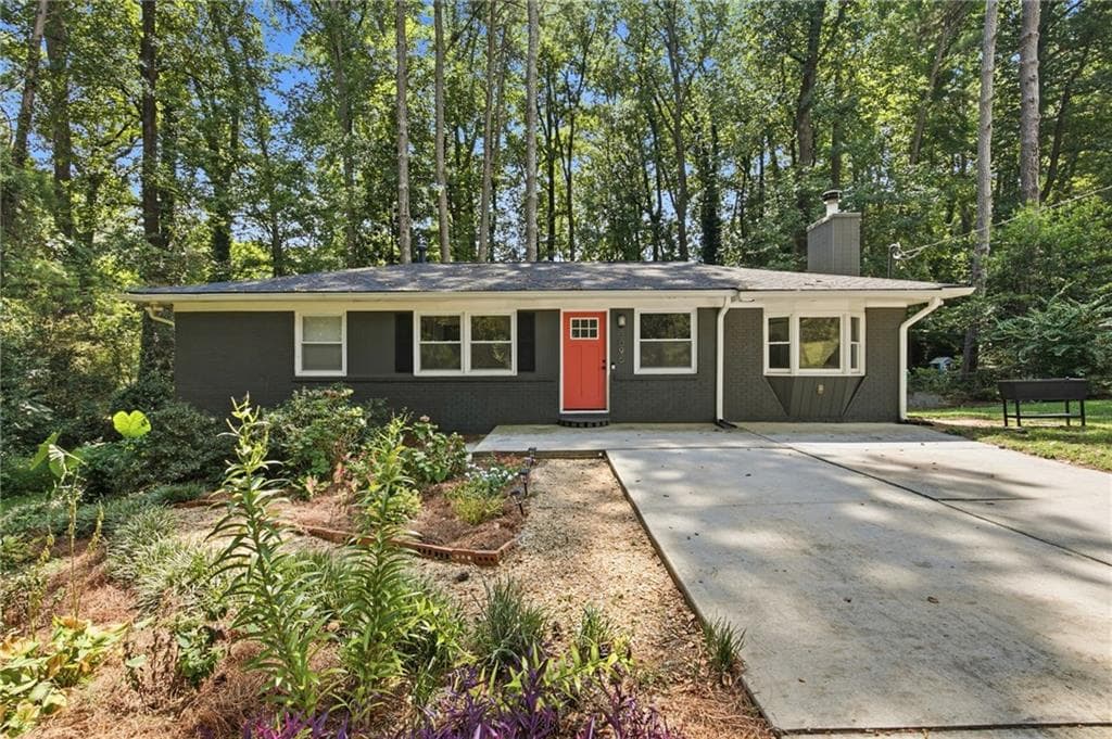 2 bedroom, 2 bathroom, 1,225 sq ft single family residence under contract at 3095 Hollywood Drive, Decatur, GA 30033