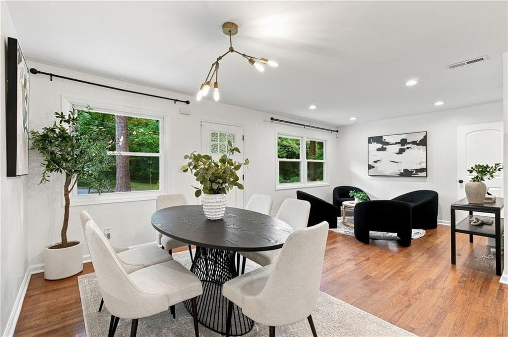 2 bedroom, 2 bathroom, 1,225 sq ft single family residence under contract at 3095 Hollywood Drive, Decatur, GA 30033 — photo 2