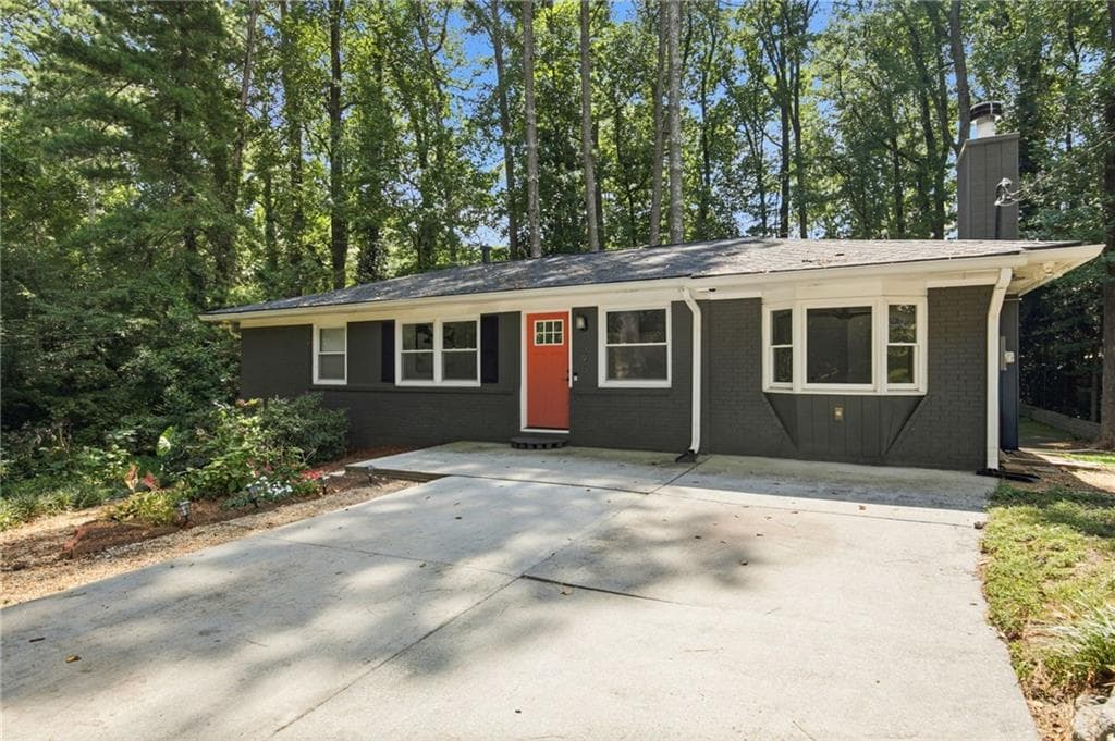 2 bedroom, 2 bathroom, 1,225 sq ft single family residence under contract at 3095 Hollywood Drive, Decatur, GA 30033 — photo 6