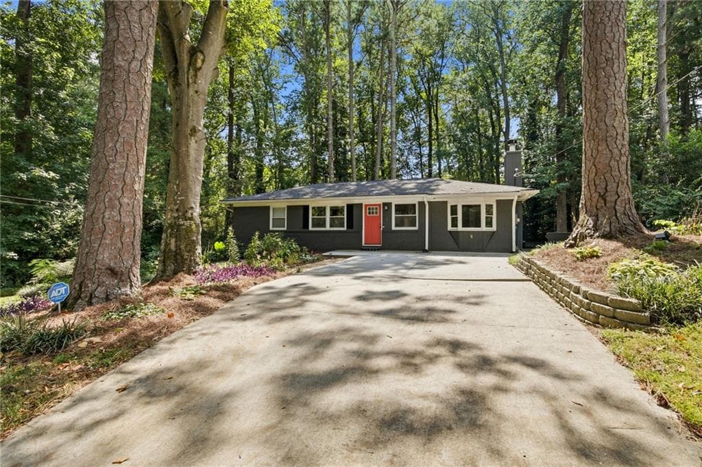 2 bedroom, 2 bathroom, 1,225 sq ft single family residence under contract at 3095 Hollywood Drive, Decatur, GA 30033 — photo 7