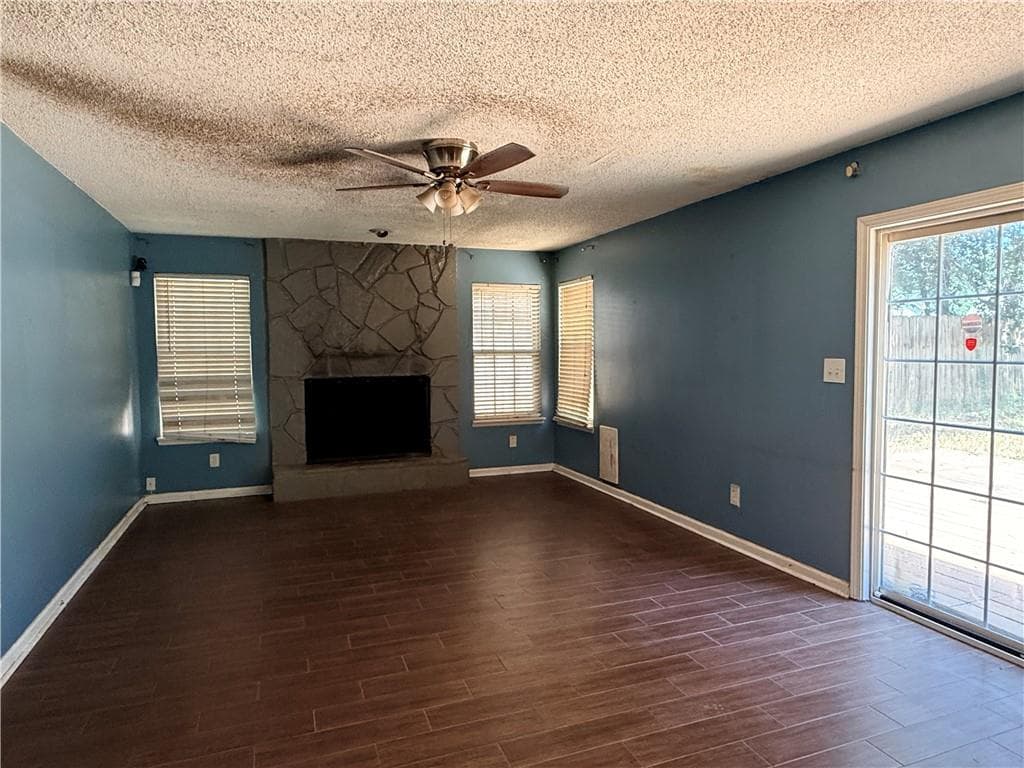 3 bedroom, 3 bathroom, 1,874 sq ft single family residence under contract at 844 Chapman Circle, Stone Mountain, GA 30088 — photo 5