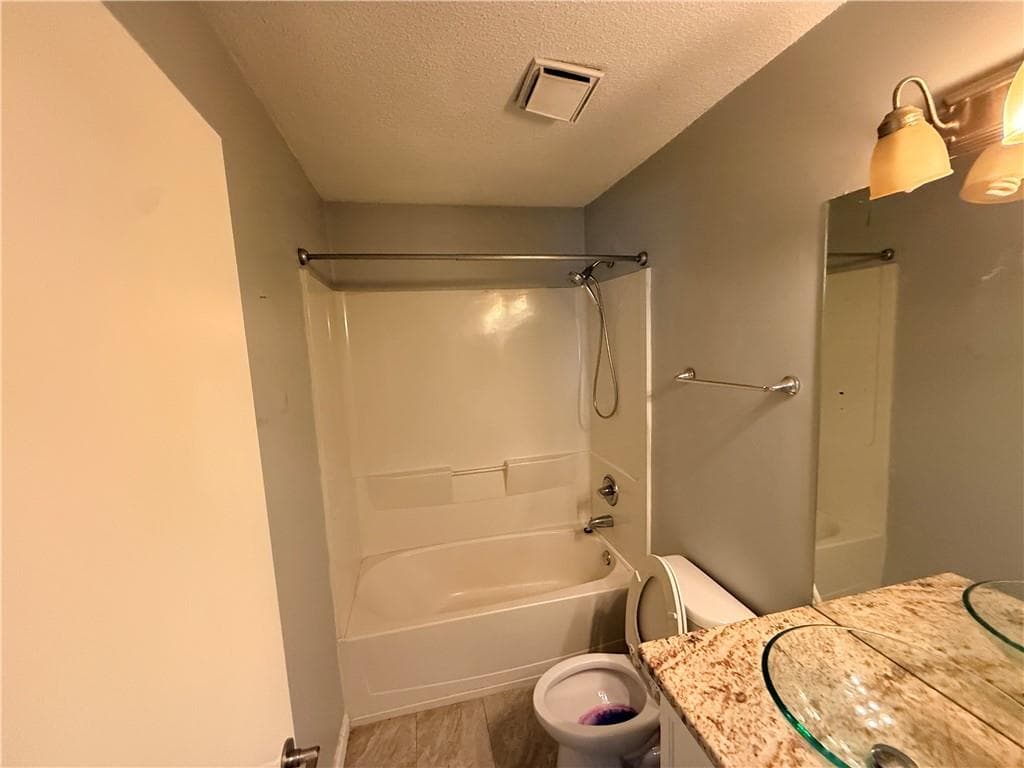 3 bedroom, 3 bathroom, 1,874 sq ft single family residence under contract at 844 Chapman Circle, Stone Mountain, GA 30088 — photo 7