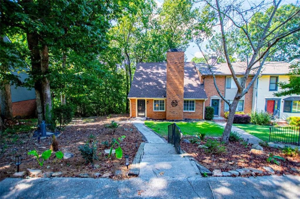 3 bedroom, 2 bathroom, 2,302 sq ft single family residence for sale at 122 Mill Stream, Carrollton, GA 30117 — photo 3