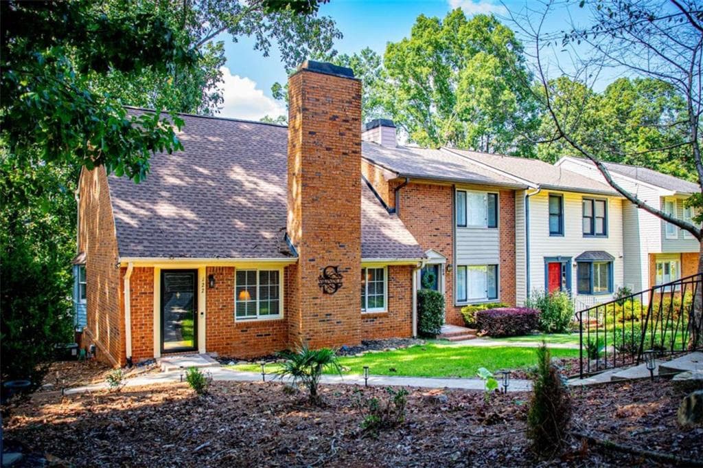 3 bedroom, 2 bathroom, 2,302 sq ft single family residence for sale at 122 Mill Stream, Carrollton, GA 30117 — photo 5