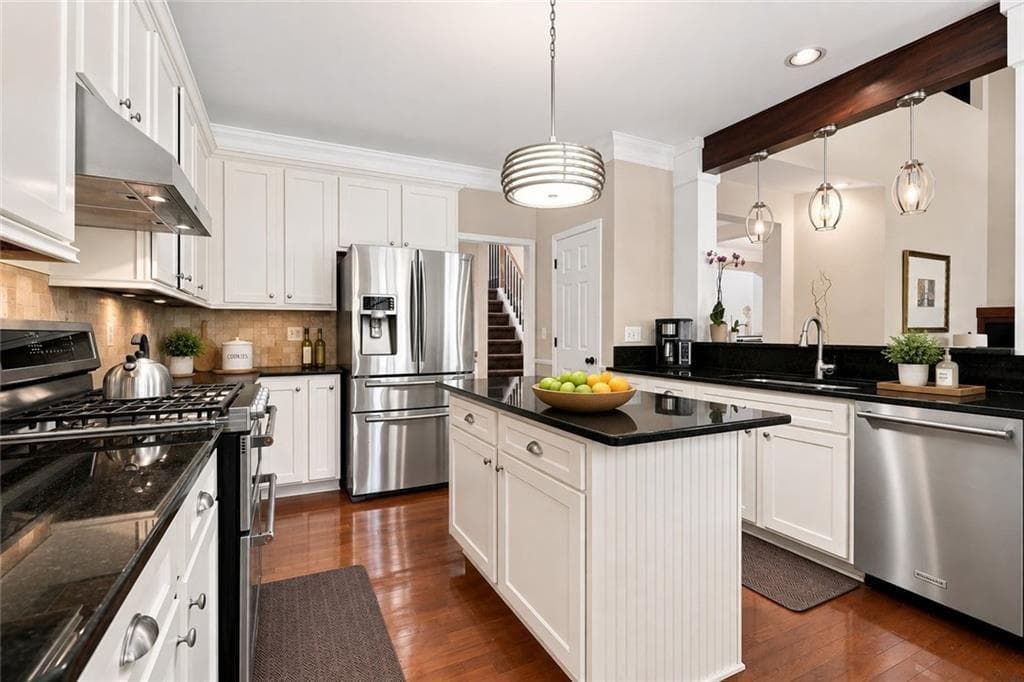 4 bedroom, 3 bathroom, 2,661 sq ft single family residence for sale at 1710 Redbud Way, Cumming, GA 30041 — photo 6