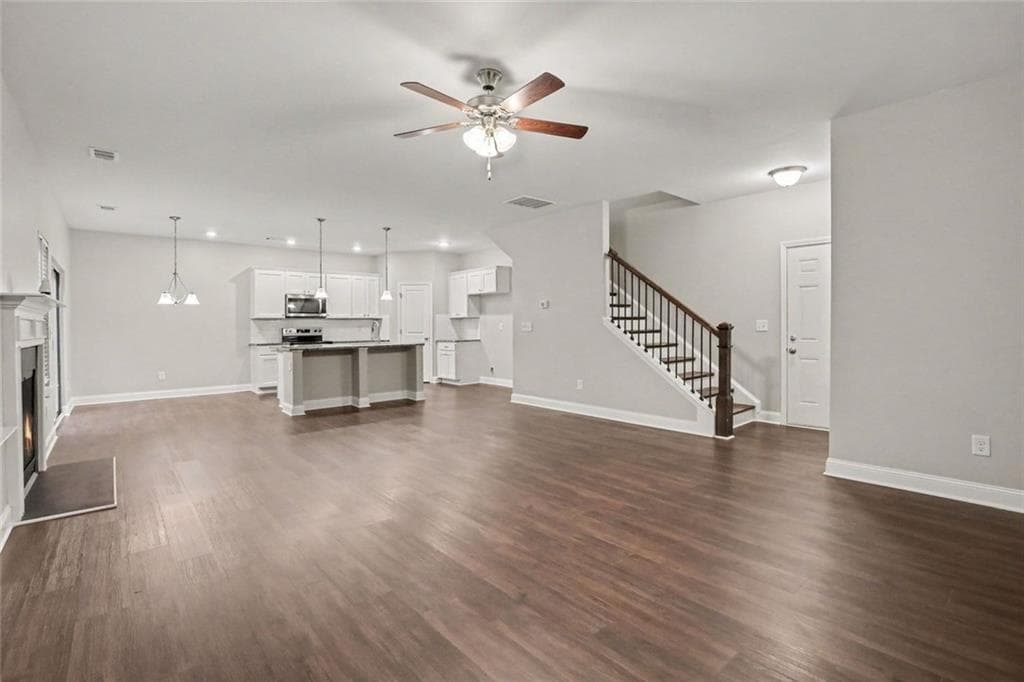 4 bedroom, 3 bathroom, 2,344 sq ft single family residence for sale at 316 Trae Court, Hampton, GA 30228 — photo 4