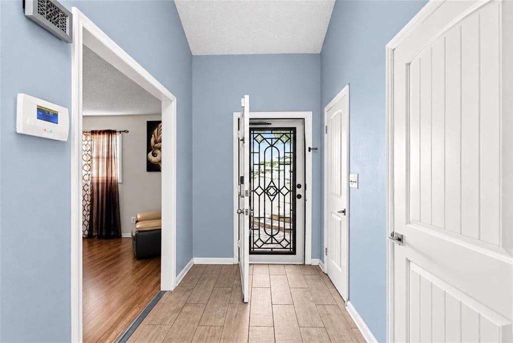 4 bedroom, 4 bathroom, 2,708 sq ft single family residence for sale at 355 Nottingham Drive, Marietta, GA 30066 — photo 7