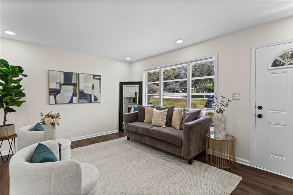 3 bedroom, 2 bathroom, 1,125 sq ft single family residence under contract at 1675 Cherokee Boulevard, Douglasville, GA 30134 — photo 5