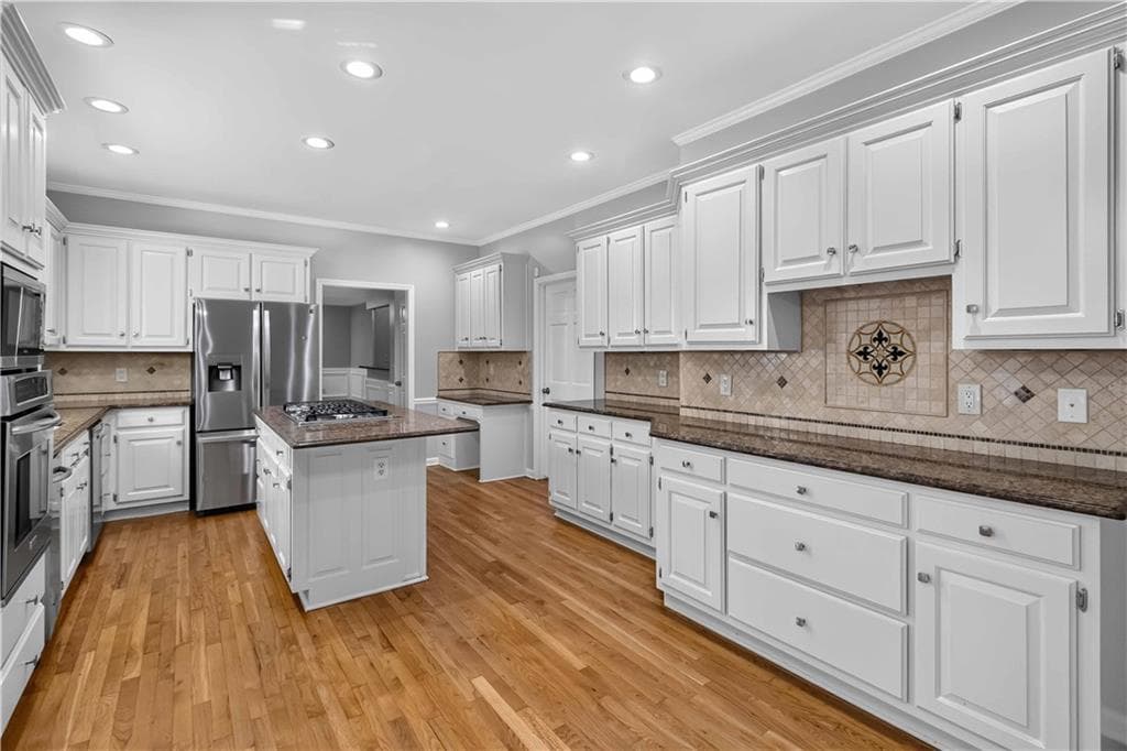 5 bedroom, 5 bathroom, 6,121 sq ft single family residence for sale at 660 Belgrave Lane, Tucker, GA 30084 — photo 9