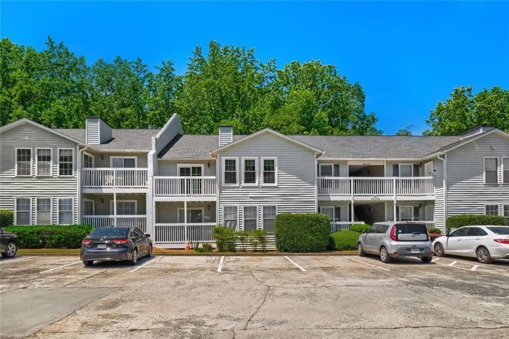2 bedroom, 2 bathroom, 1,150 sq ft condominium for sale at 1967 Brian Way, Decatur, GA 30033