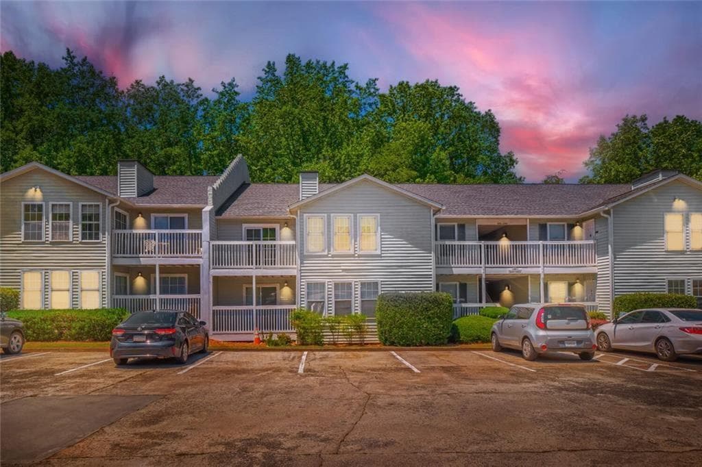 2 bedroom, 2 bathroom, 1,150 sq ft condominium for sale at 1967 Brian Way, Decatur, GA 30033 — photo 2