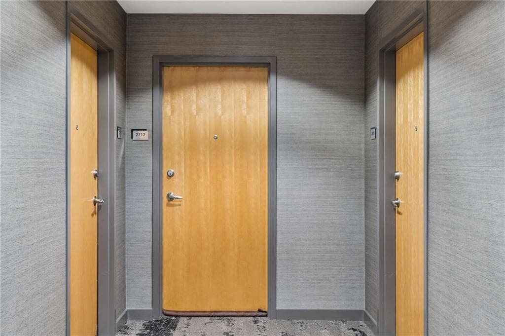 1 bedroom, 1 bathroom, 743 sq ft condominium for sale at 400 W Peachtree Street 2712, Atlanta, GA 30308 — photo 3