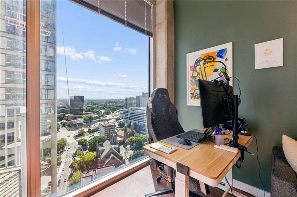 1 bedroom, 1 bathroom, 743 sq ft condominium for sale at 400 W Peachtree Street 2712, Atlanta, GA 30308 — photo 9