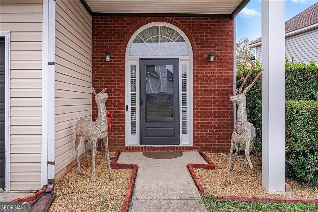 3 bedroom, 3 bathroom, 2,228 sq ft single family residence for sale at 11811 Registry Boulevard, Hampton, GA 30228 — photo 3