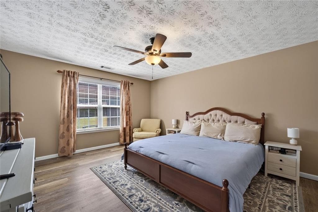 4 bedroom, 2 bathroom, 1,919 sq ft single family residence for sale at 418 Franklin Street, Braselton, GA 30517 — photo 4