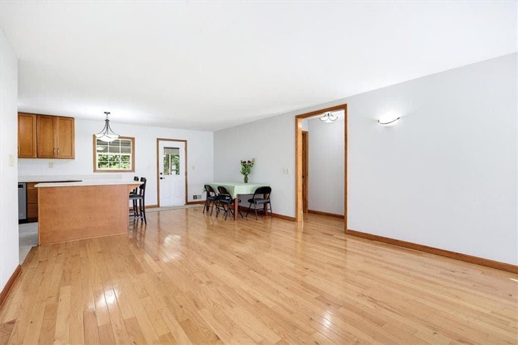 4 bedroom, 3 bathroom, 2,038 sq ft single family residence for sale at 851 Valleymeade Drive, Marietta, GA 30067 — photo 7