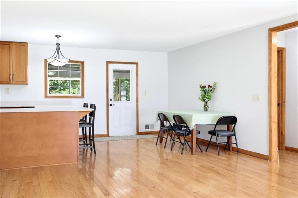 4 bedroom, 3 bathroom, 2,038 sq ft single family residence for sale at 851 Valleymeade Drive, Marietta, GA 30067 — photo 8