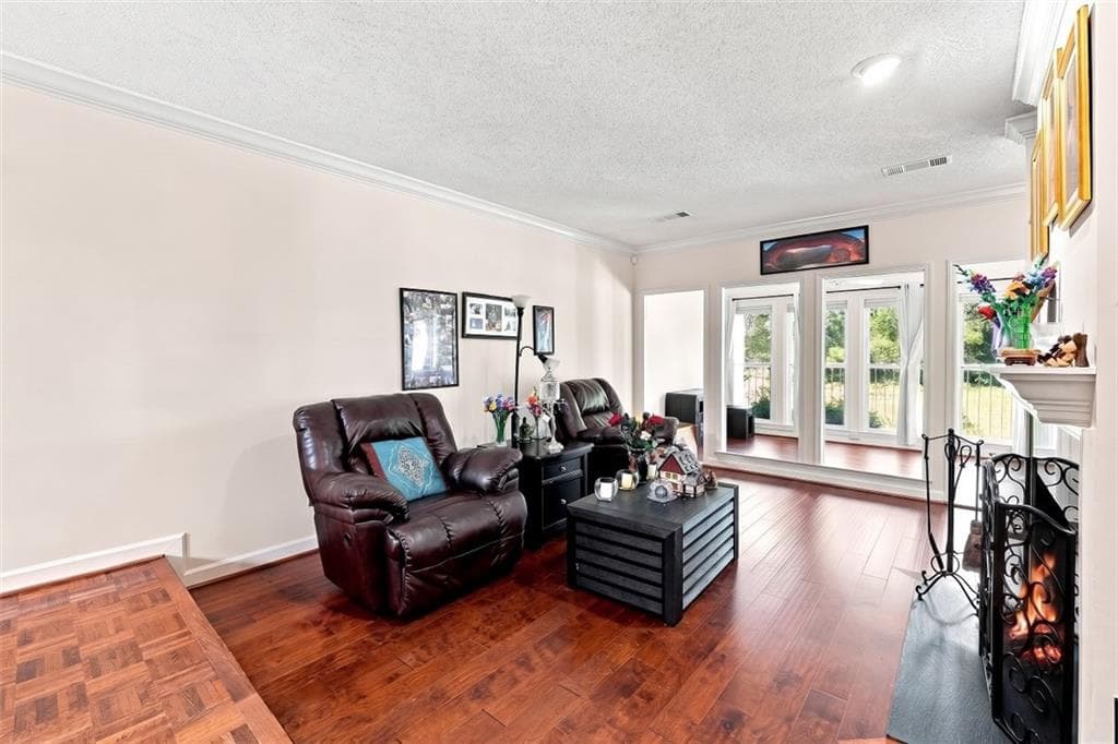 3 bedroom, 3 bathroom, 2,230 sq ft condominium for rent at 3924 Ashford Lake Court, Atlanta, GA 30319 for $4,000 a month — photo 3