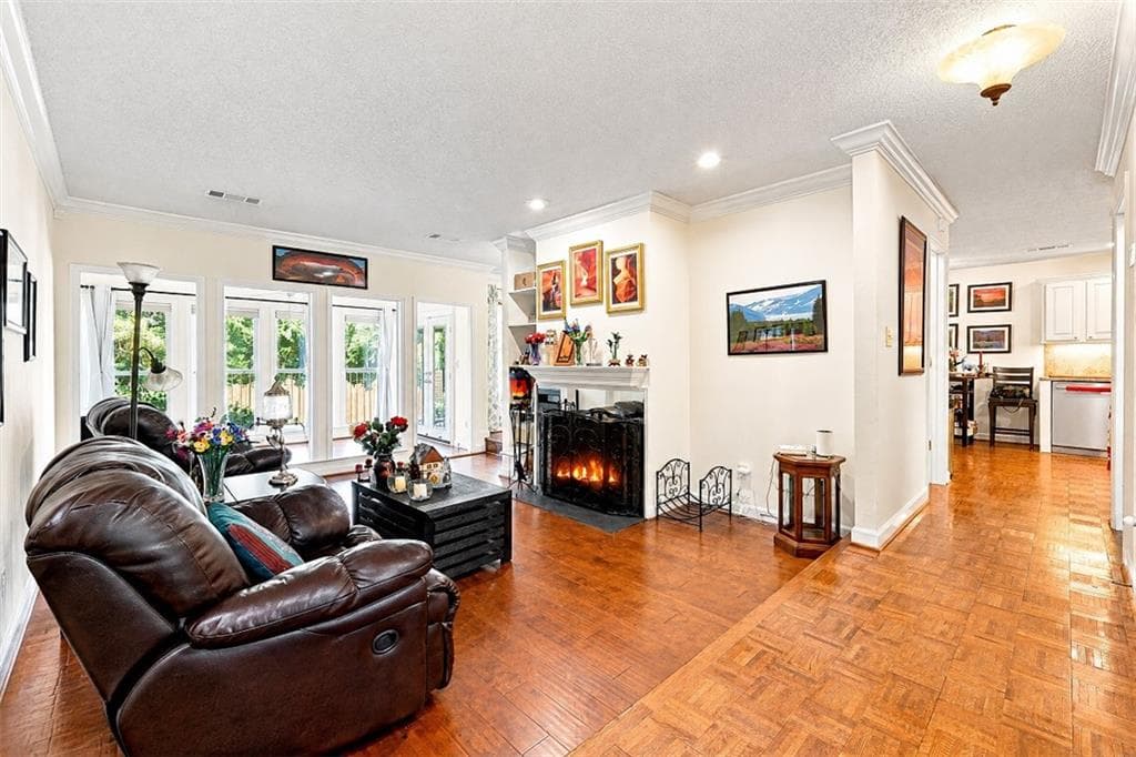 3 bedroom, 3 bathroom, 2,230 sq ft condominium for rent at 3924 Ashford Lake Court, Atlanta, GA 30319 for $4,000 a month — photo 4