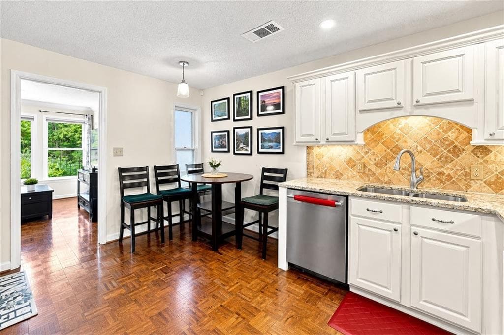 3 bedroom, 3 bathroom, 2,230 sq ft condominium for rent at 3924 Ashford Lake Court, Atlanta, GA 30319 for $4,000 a month — photo 8