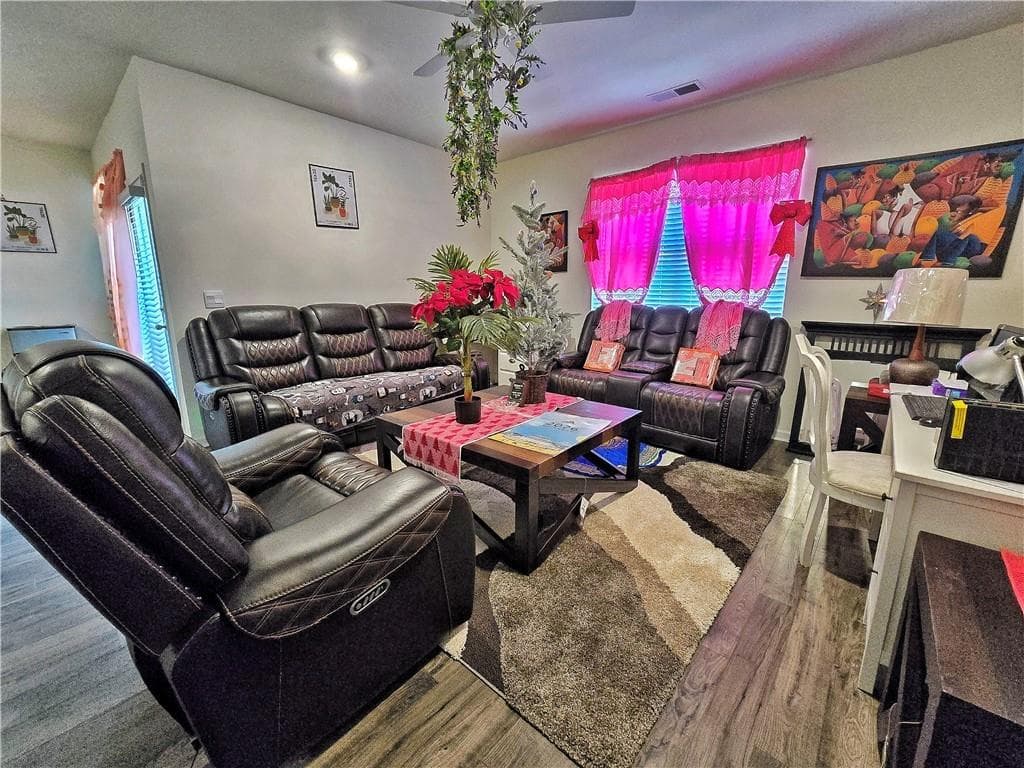 4 bedroom, 2 bathroom, 1,843 sq ft single family residence for sale at 134 Oakchase Park Lane, Hampton, GA 30228 — photo 6