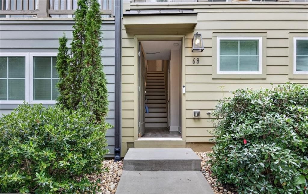 2 bedroom, 2 bathroom, 1,120 sq ft townhouse for sale at 68 Adore Court, Atlanta, GA 30315 — photo 4