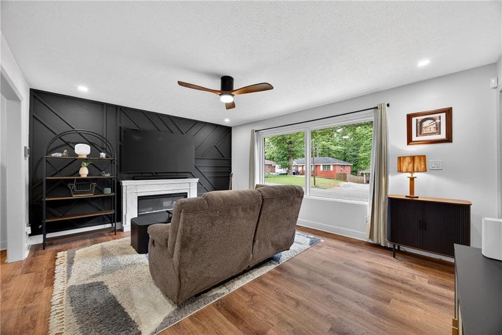 3 bedroom, 2 bathroom, 1,657 sq ft single family residence for sale at 1392 Willow Trail, Atlanta, GA 30311 — photo 4