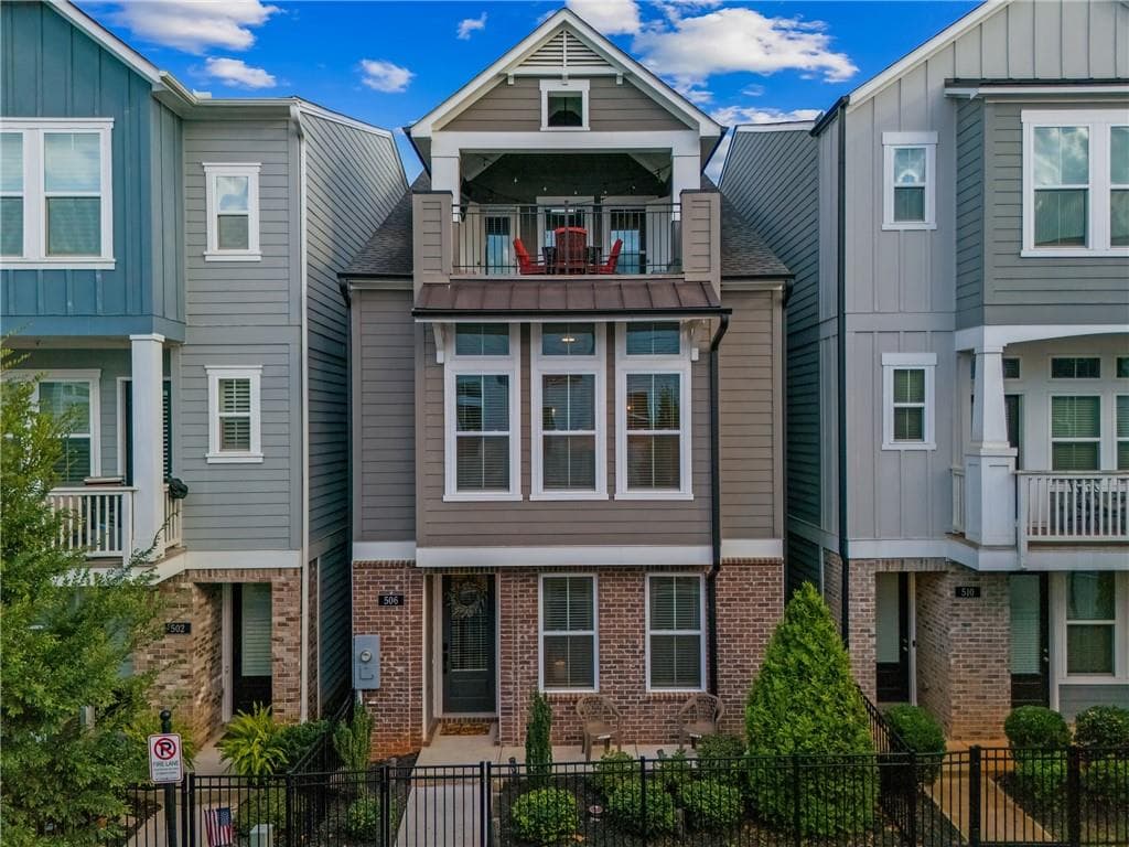 4 bedroom, 3 bathroom, 2,600 sq ft single family residence under contract at 506 Hargrove, Decatur, GA 30030